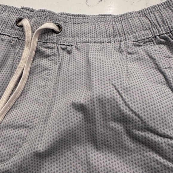 Hollister Men's Stretch 7” Jogger Shorts - Picture 2 of 4